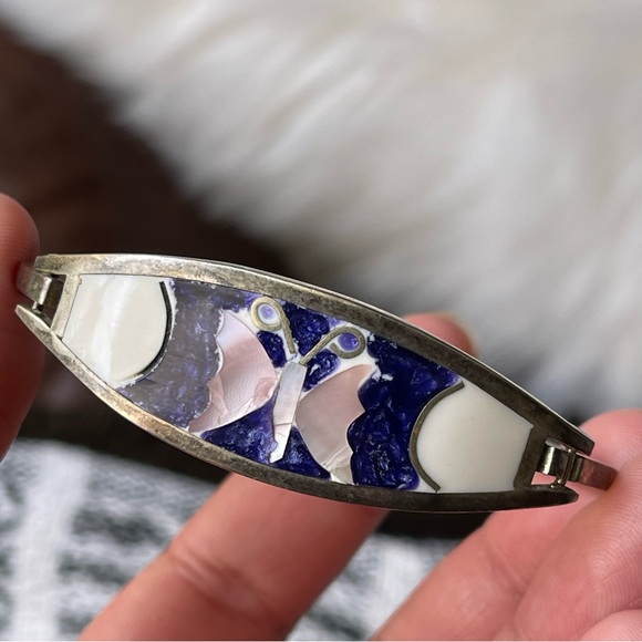 Vintage Jewelry - Alpaca Mexico Mother Of Pearl Butterfly Inlay Small Hinged Bangle Bracelet